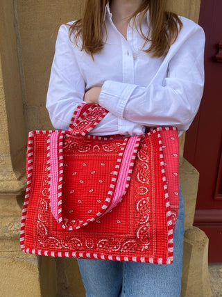 Omkeerbare Indi-totebag – Roze & rood bandana | Licht, praktisch, veilig - Bio'ty Lab