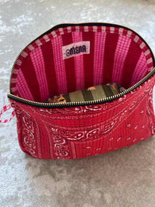 Maxi pochette Meera bandana roze of rood – gewatteerd katoen en multifunctioneel - Bio'ty Lab